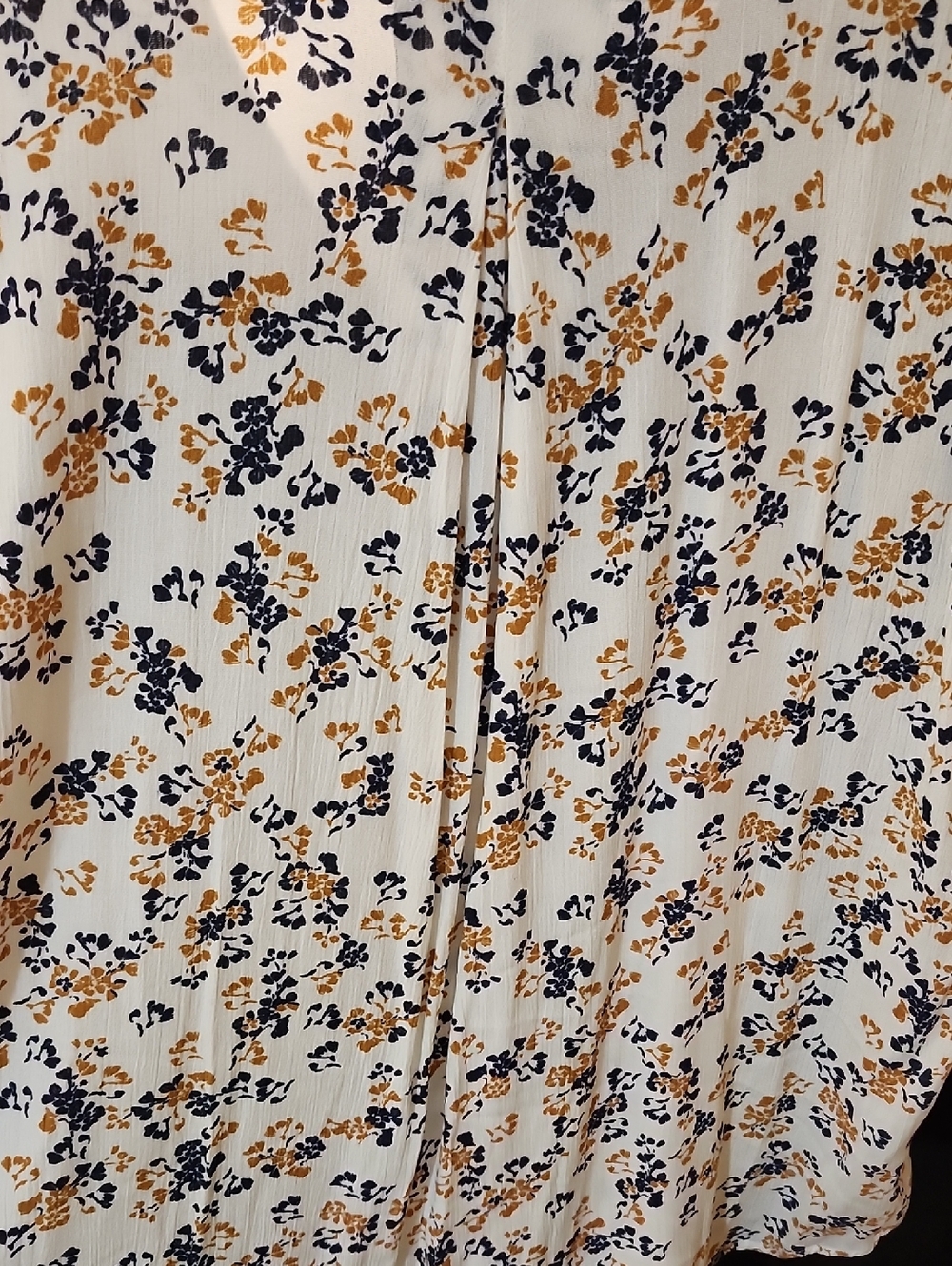 Liz Claiborne Floral Blouse – M/XL – Cream Navy Mustard (NWT) - Picture 7 of 7